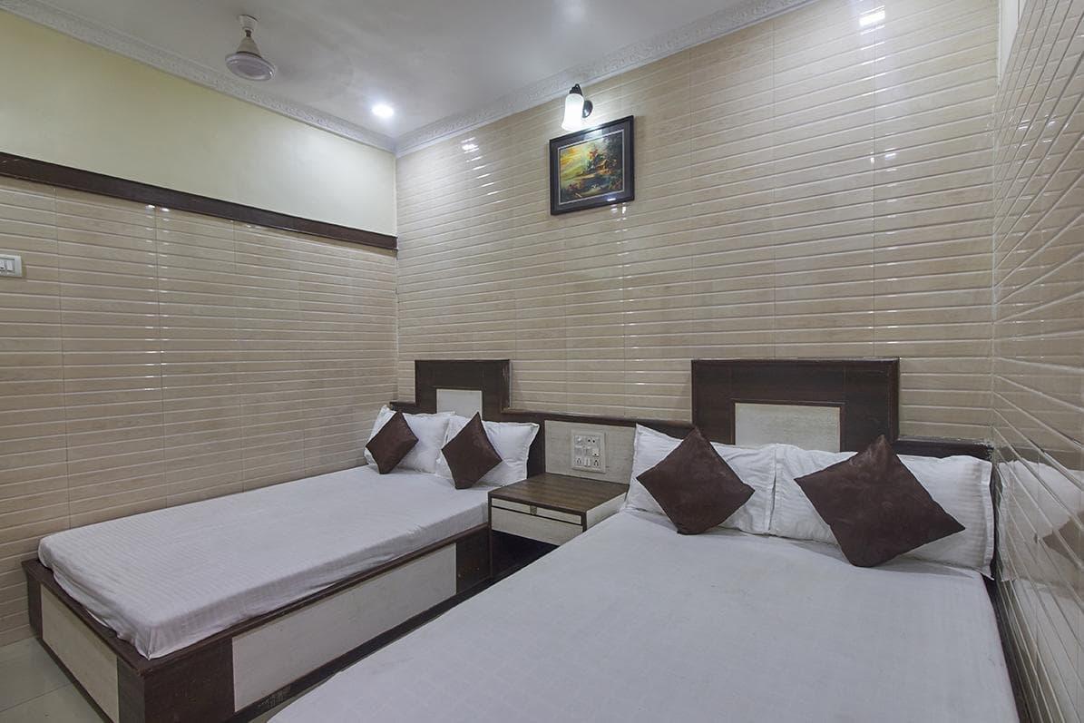 Plaza Guest House Мумбаї Екстер'єр фото